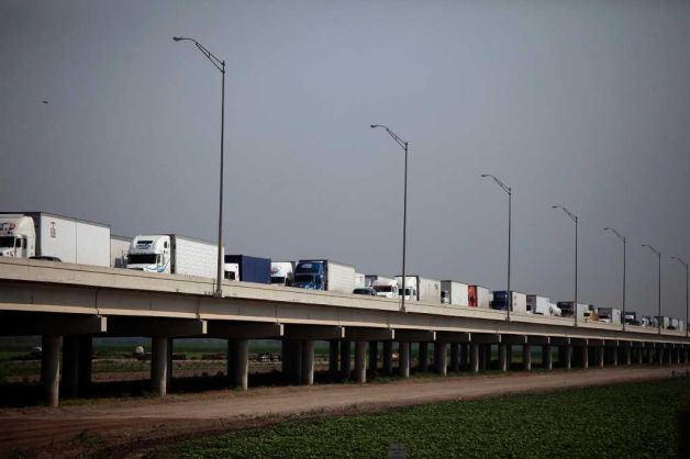 US Mexico truck crossings